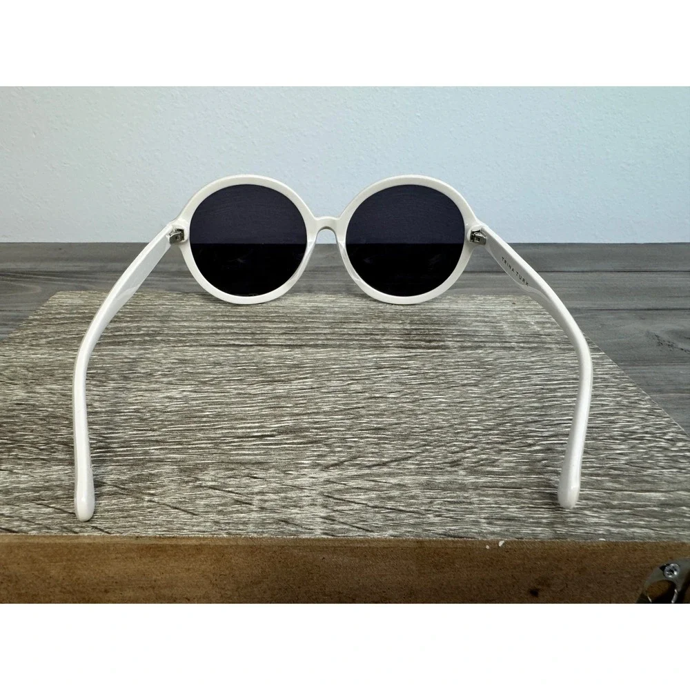 New‎ Trina Turk Oversized Round Sunglasses Cream Off White Retro Floral Detail